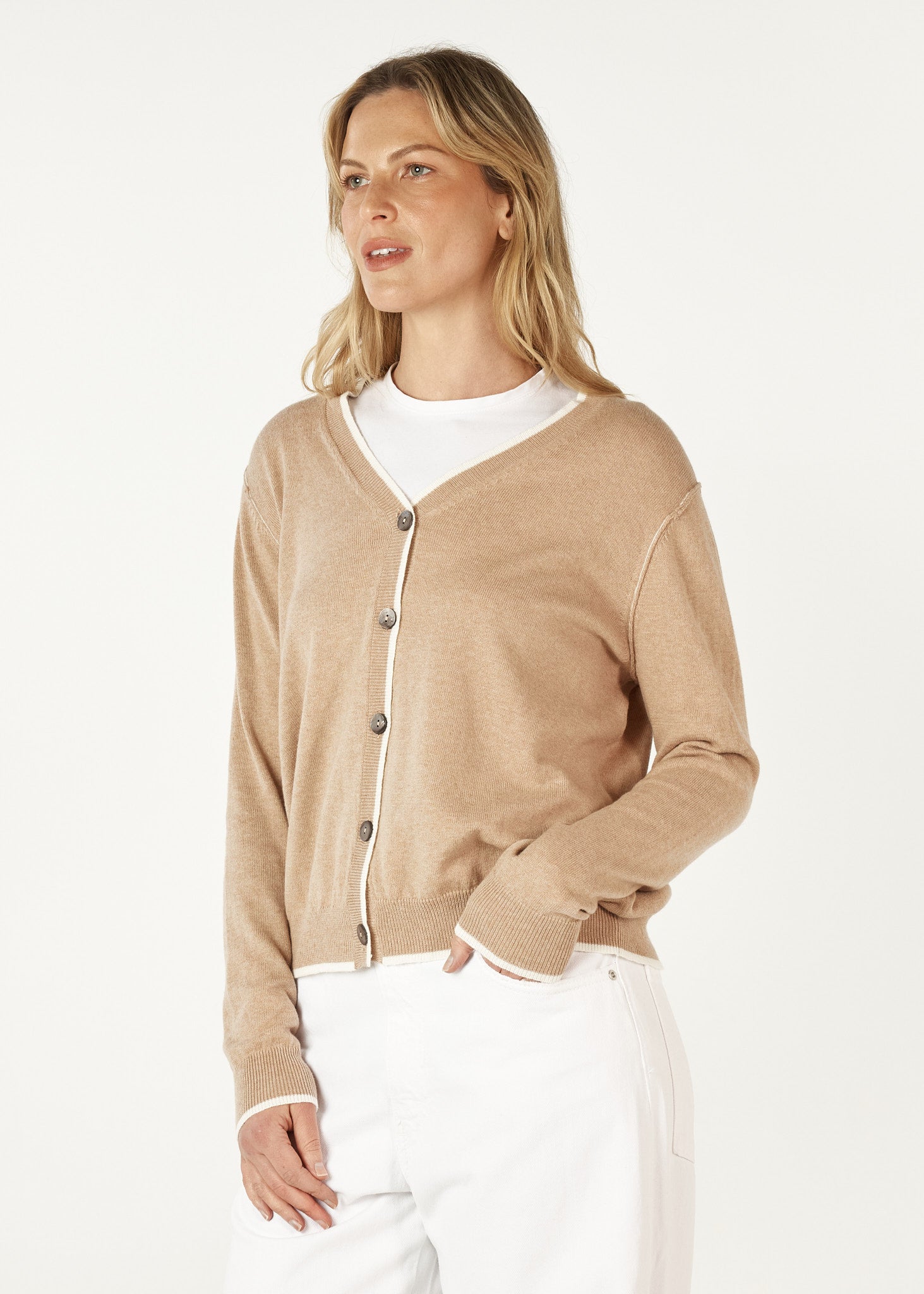 Essential V-Neck Cardigan Oat