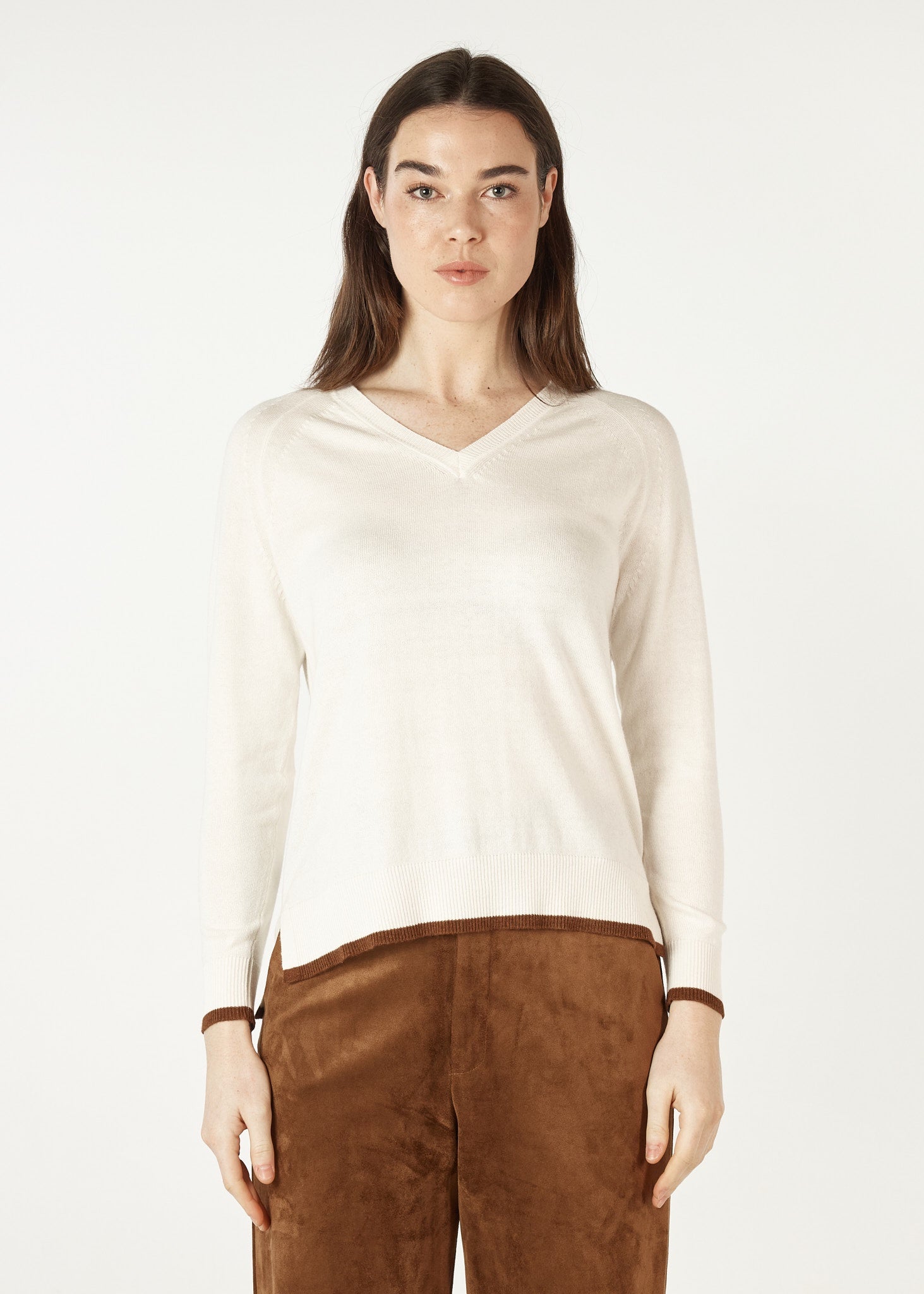 Essential V-Neck Pullover White