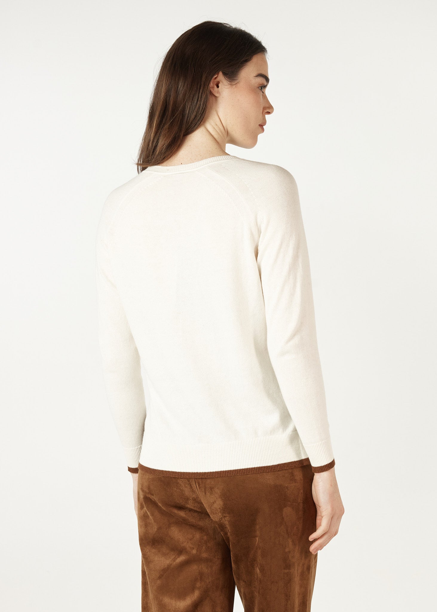 Essential V-Neck Pullover White